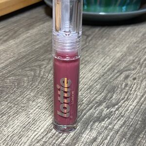 🫟5 for $25🫟 Lottie London Yummy Butter Playful Pink Extra Shine Lip Gloss